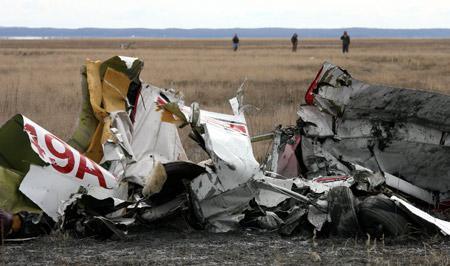 美国接连现13具尸体,美国传来坏消息!至少23人死亡